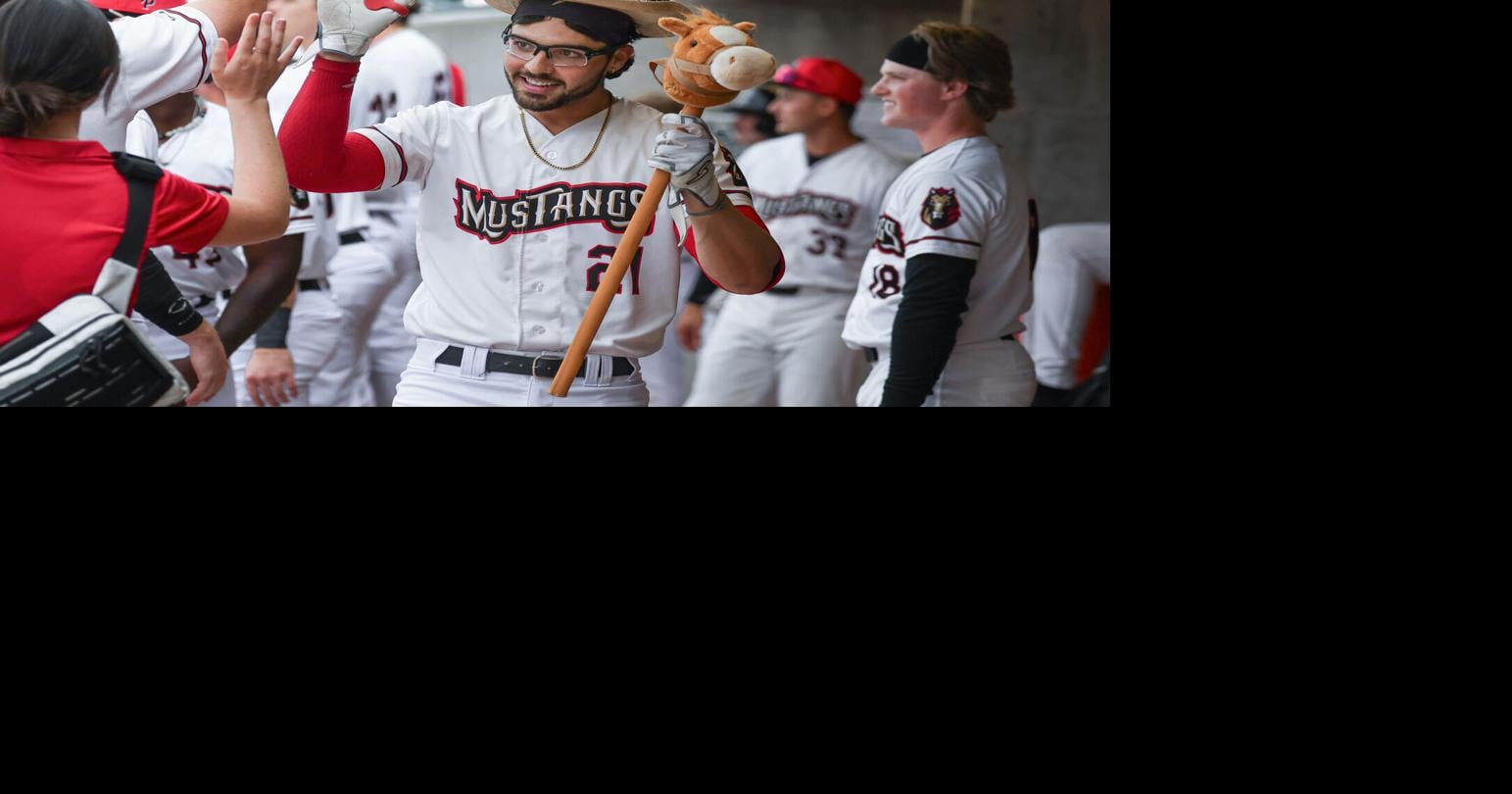 Mustangs' Charlie Muniz ties franchise home run record; Ponies establish team HR mark