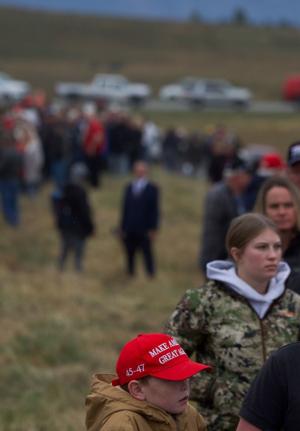 Trump rally attendees in line