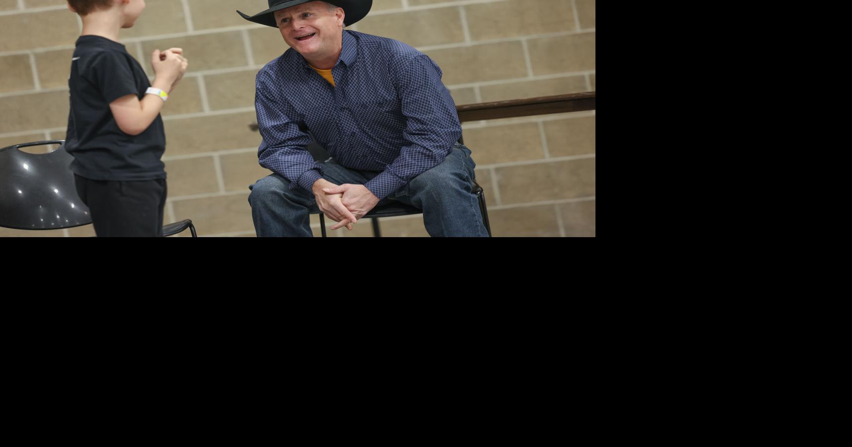 Pro bull riders and Flint Rasmussen host junior clown clinic at Metra