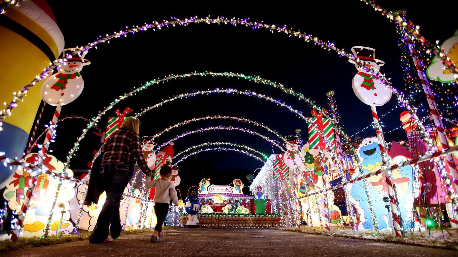 Photos This Billings House Really Has The Christmas Spirit Local News Billingsgazette Com