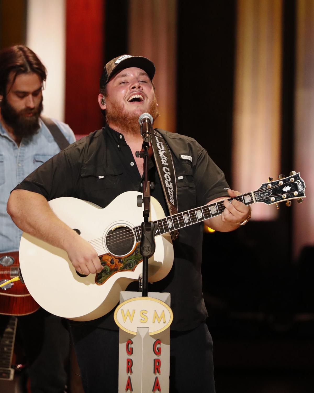 luke combs play october show billings tickets go on luke combs play october show billings tickets go on
