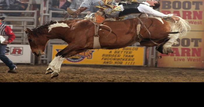 Friends Tierney, Parker pair up in team roping at NILE