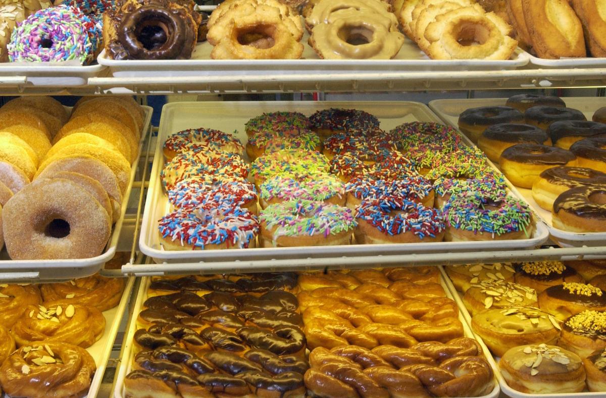 Relatives Reopen Log Cabin Bakery Under New Name Local News Billingsgazette Com