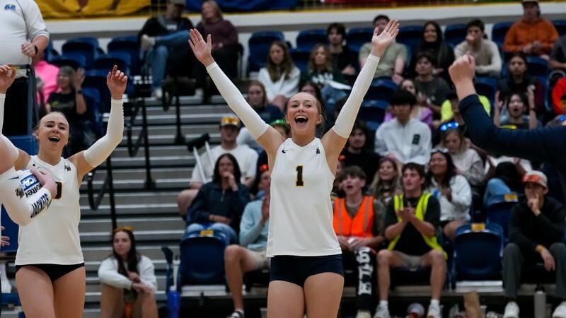 ‘Jackets Complete Rimrock Rivalry Sweep With Three-Set Win Over RMC