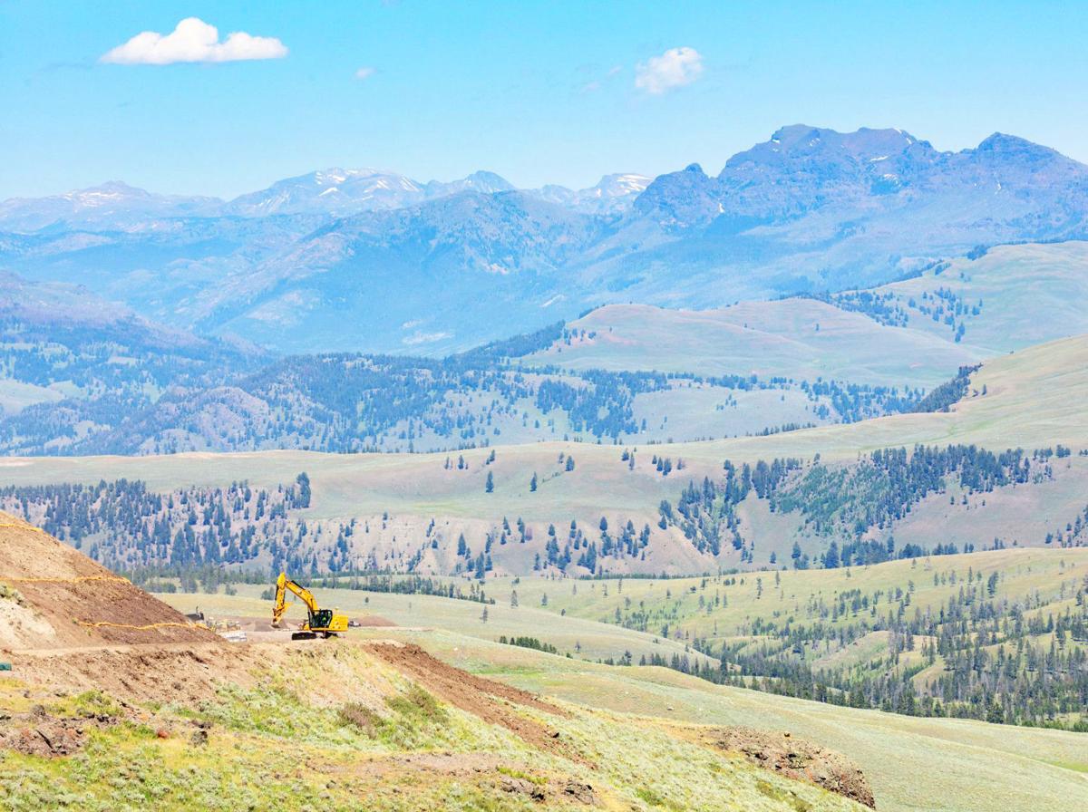 Dunraven Pass