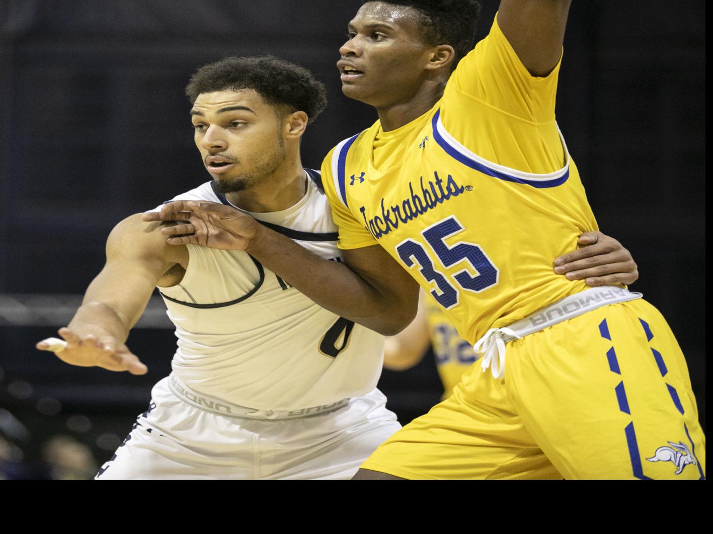 Montana State Men S Basketball Players Zeke Quinlan Quentin