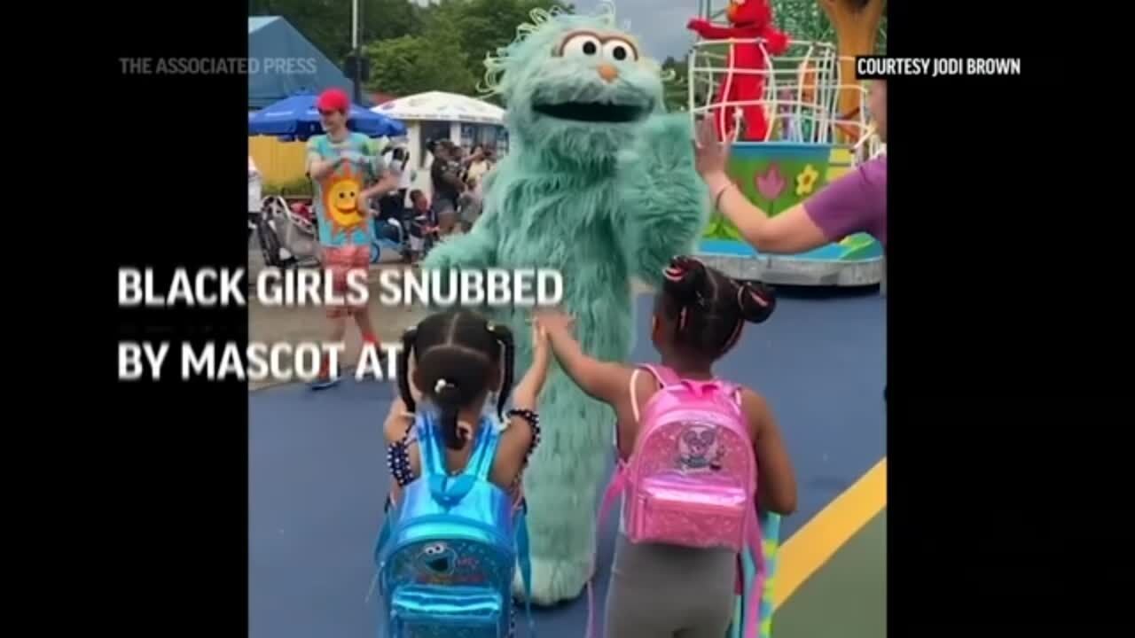 Sesame Place theme park apologizes after Black girls snubbed at parade picture