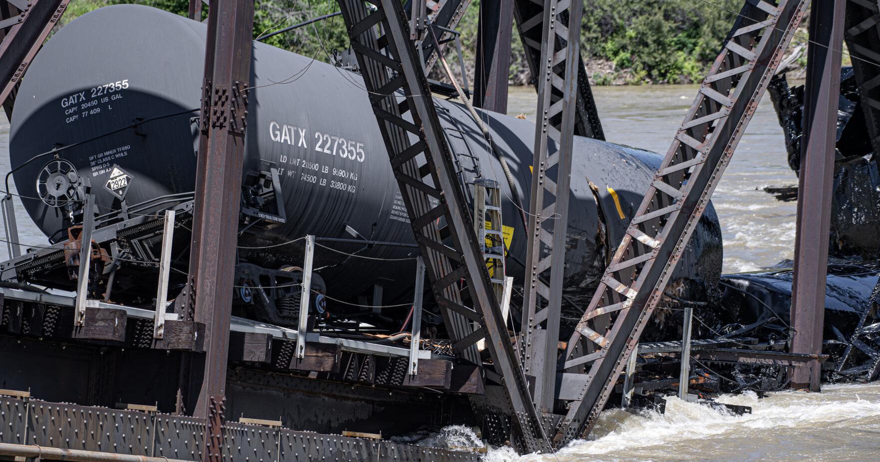 23,000 pounds asphalt recovered Yellowstone River - Vimarsana News
