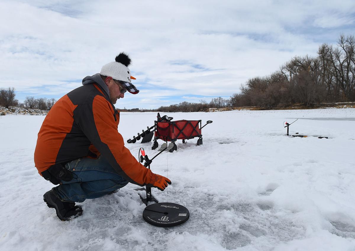 Photo Ice fishing on the Yellowstone