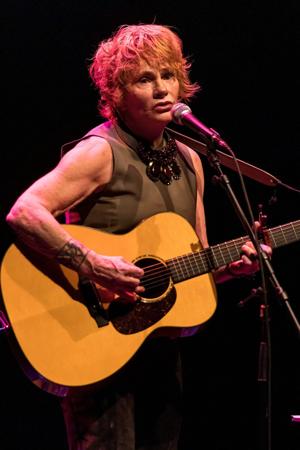 Between the Notes: Shawn Colvin: One voice, one guitar, 50 years of truth
