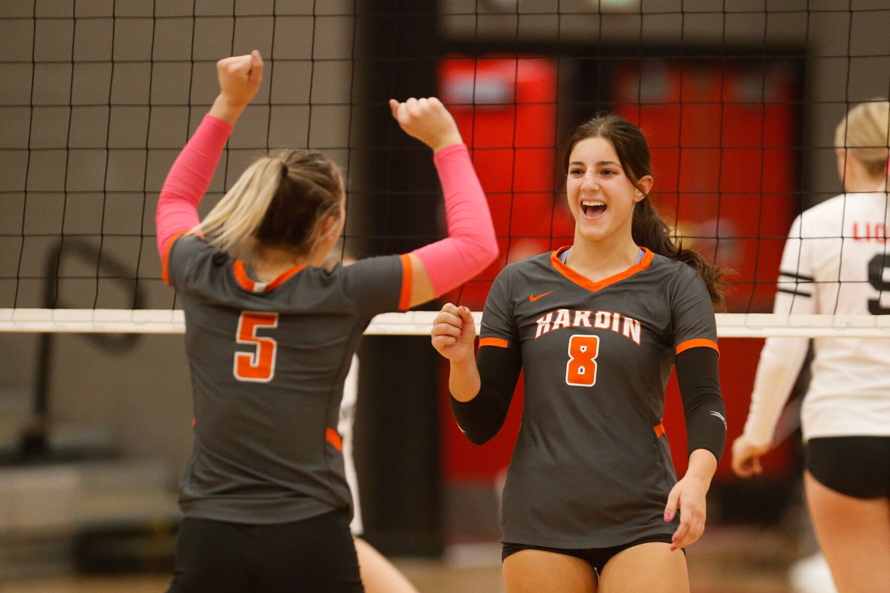 Hardin Volleyball Gets Revenge and Remains Undefeated with Sweep over Lockwood