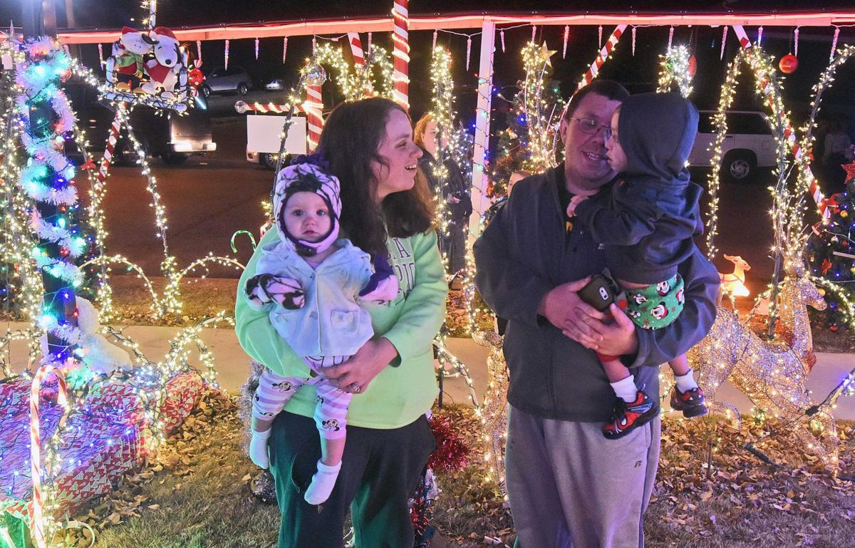 Chmielewski Christmas lights display Tribune Collections