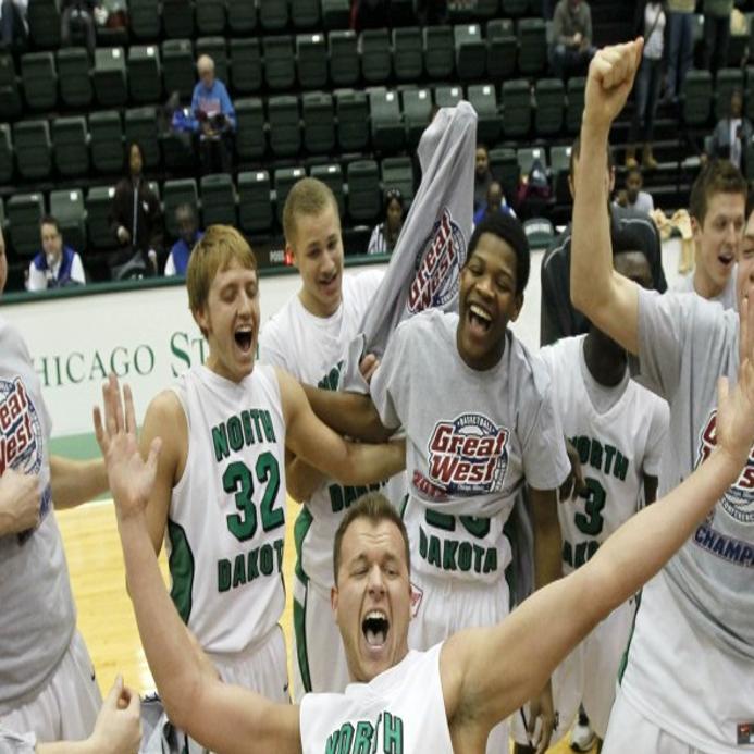 Men S Basketball Und Wins Great West College Bismarcktribune Com