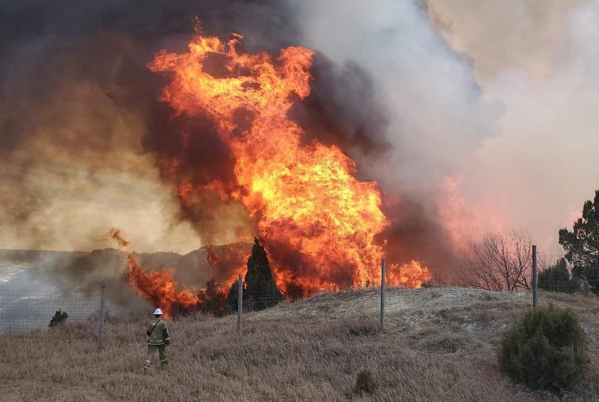 8 hikers, deputy rescued from northeastern Nevada blaze, Local Nevada