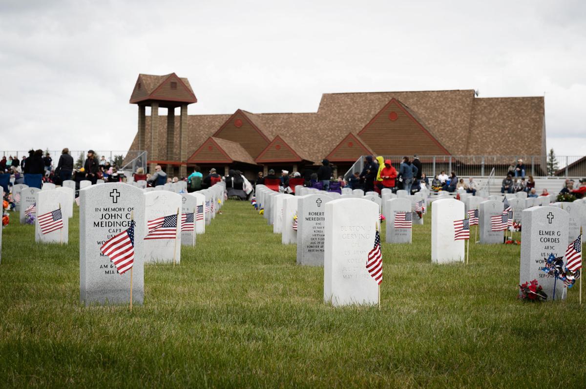 Memorial Day Volunteers Sought For Placing Flags At North Dakota Veterans Cemetery Local News For Bismarck Mandan North Dakota Bismarcktribune Com
