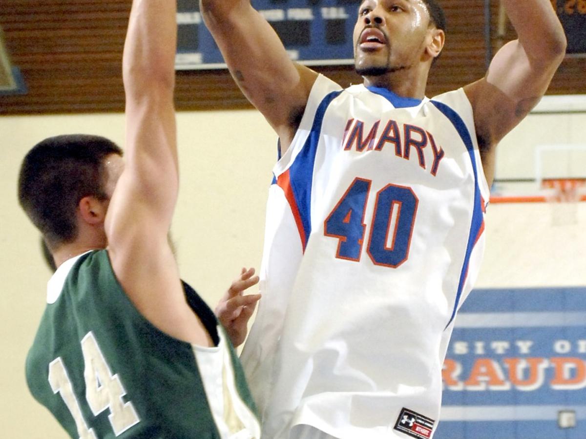 U Mary Women S Basketball Team Beats Bemidji State Marauders Men