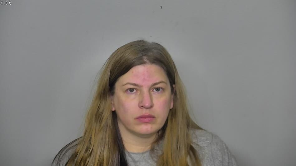 Driscoll woman pleads guilty to theft charges in plea deal