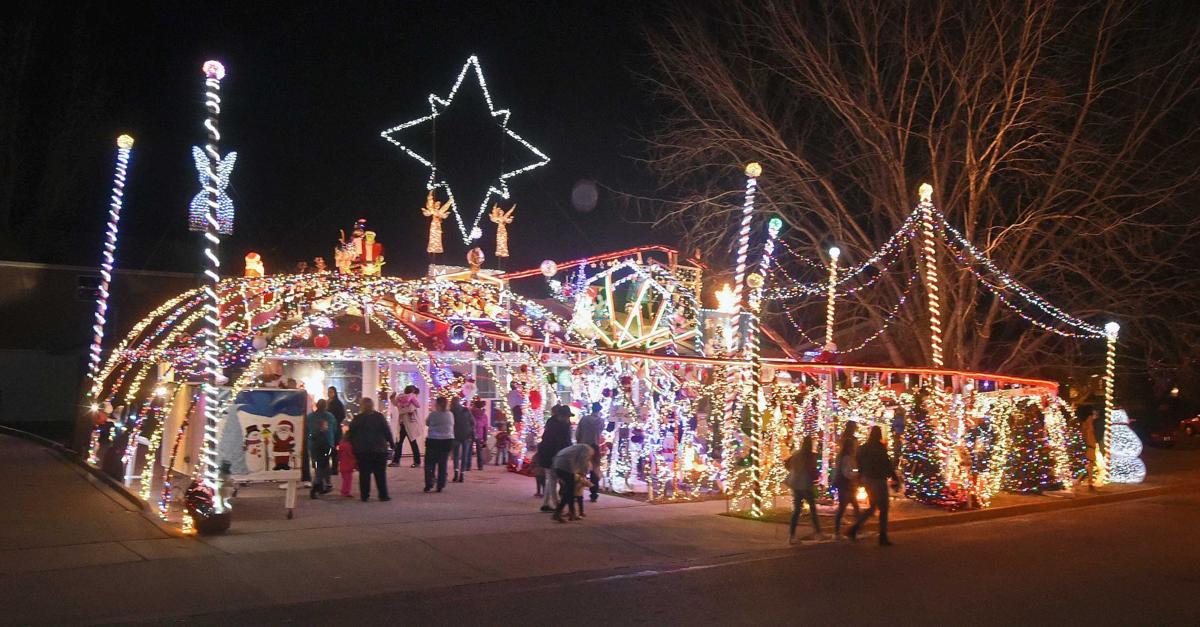 chmielewski christmas lights display tribune photo chmielewski christmas lights display tribune photo