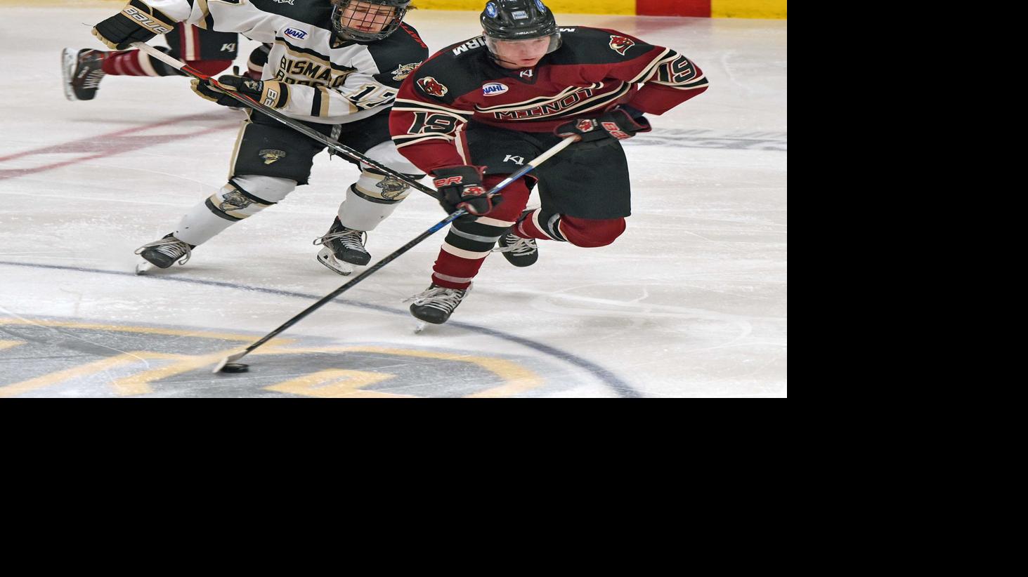 Bobcats net five goals in third period to rally past Minot | Bismarck Bobcats | bismarcktribune.com