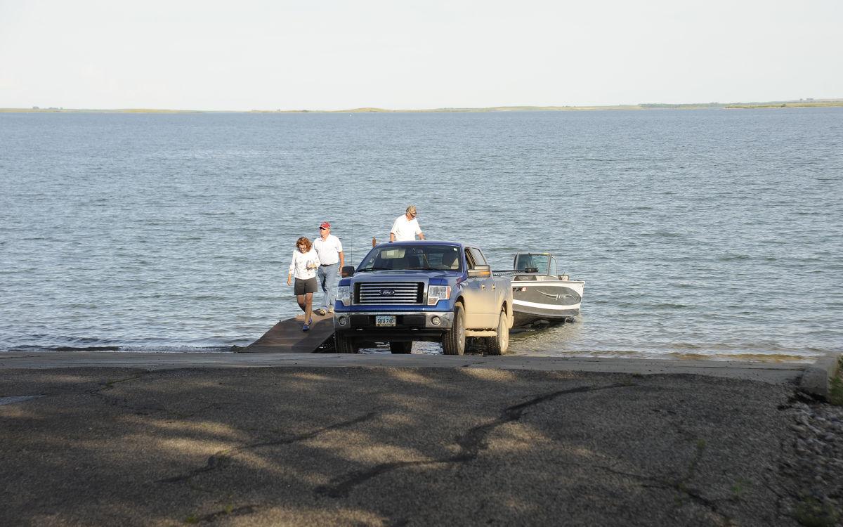 Daring rescue gets canoeist off island North Dakota News