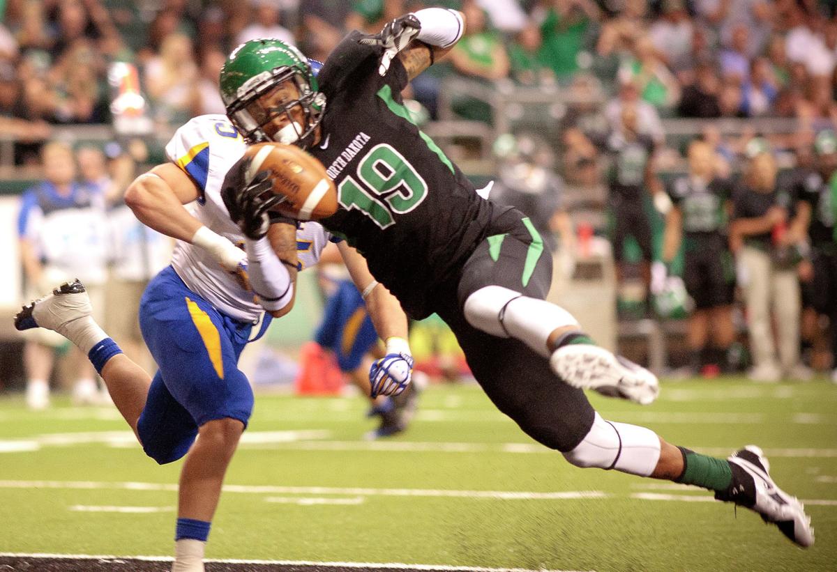 UND FOOTBALL: Wide receivers show talent - Grand Forks Herald