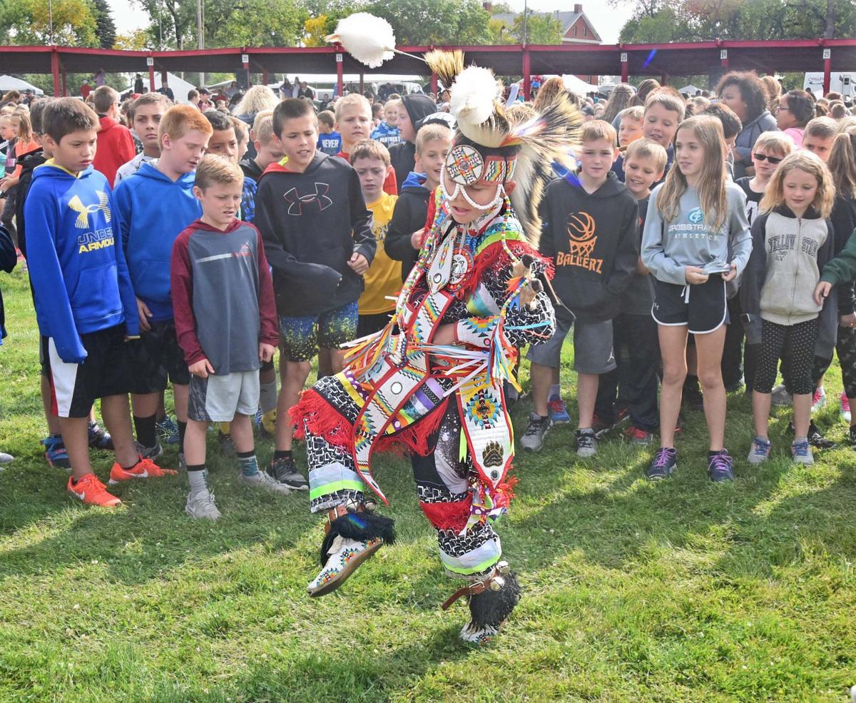 090917-nws-powwow1.jpg