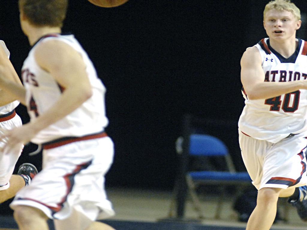 Century S Holen A Basketball Grinder High School Bismarcktribune Com