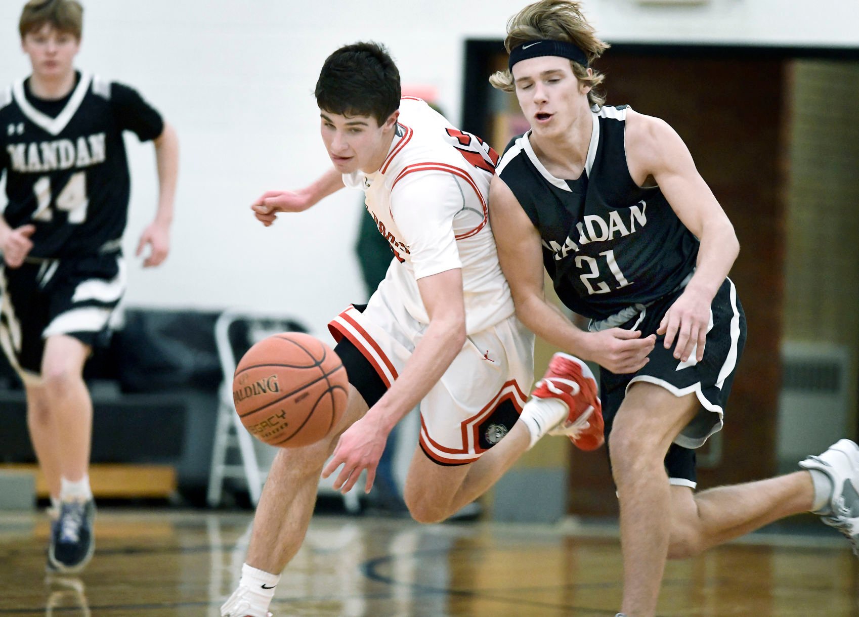 Flasher, Glen Ullin-Hebron breeze into Mandan championship