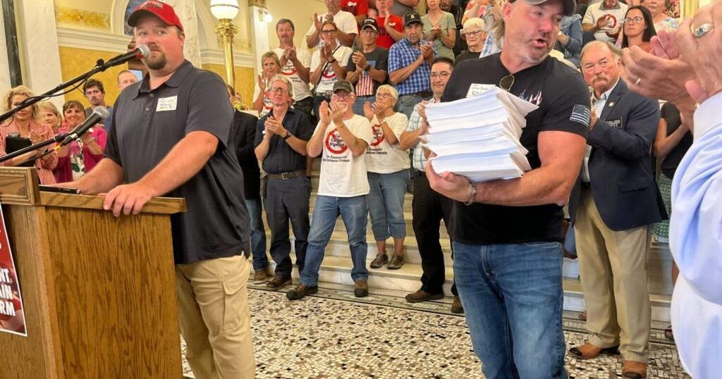 Hundreds rally in Pierre against eminent domain for carbon pipelines - Vimarsana News