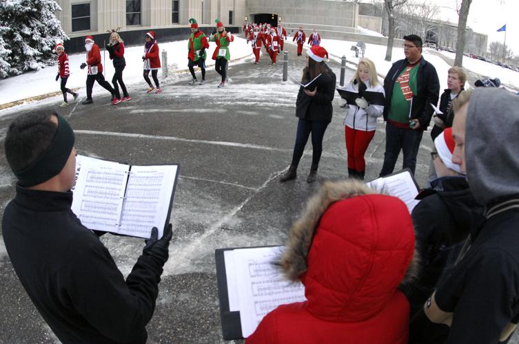 121315-nws-santa-run