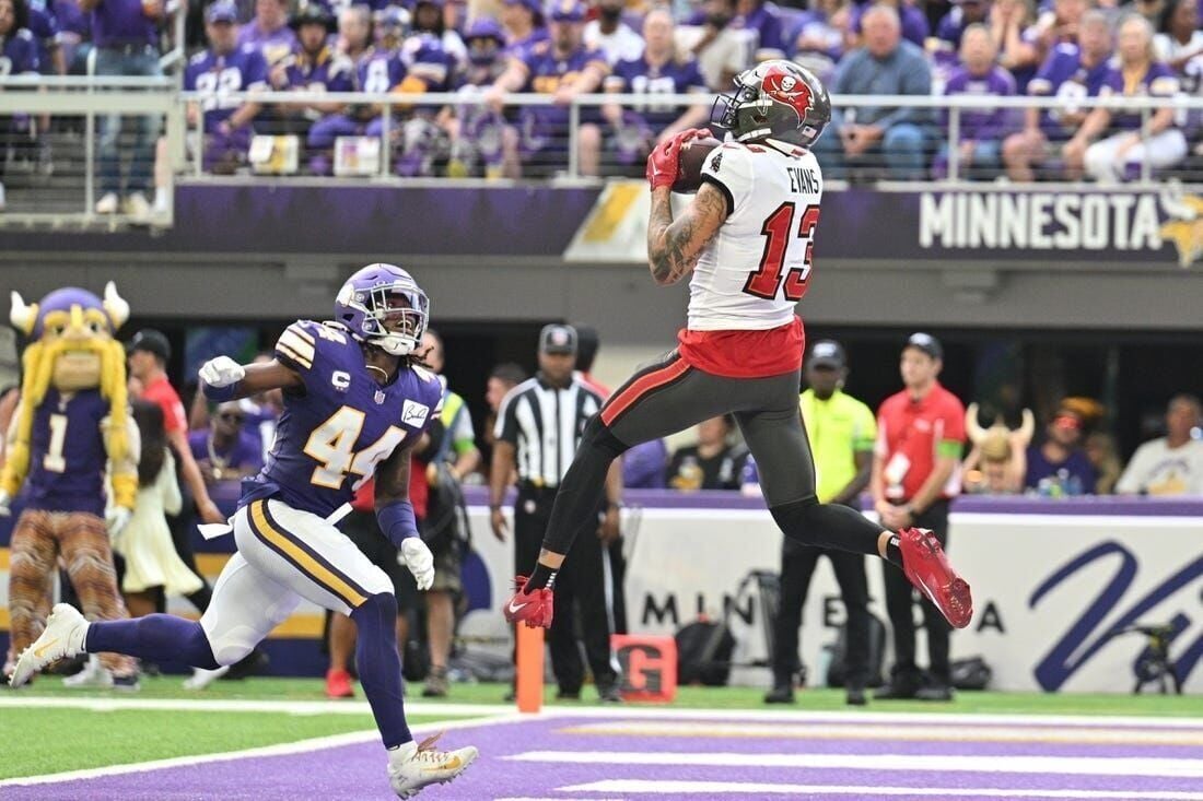 Baker Mayfield wins in his Buccaneers' debut, beats Vikings