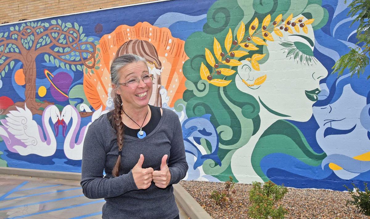 New Mural Brings Beauty To Downtown Bismarck Bismarck Bismarcktribune Com