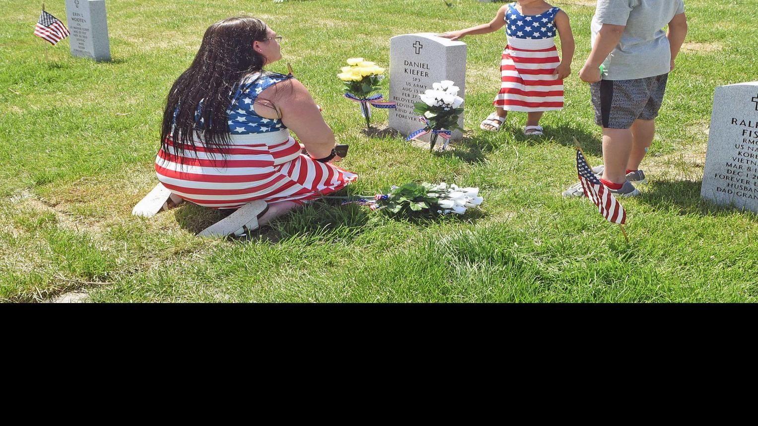Memorial Day Celebrated In Bismarck Mandan Tribune Photo Collections Bismarcktribune Com