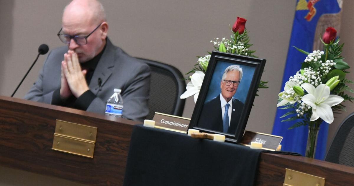 Mandan officials honor Craig Sjoberg after commissioner's death