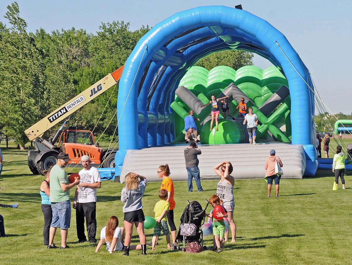 2016 Insane Inflatable 5K Run Tribune Photo Collections