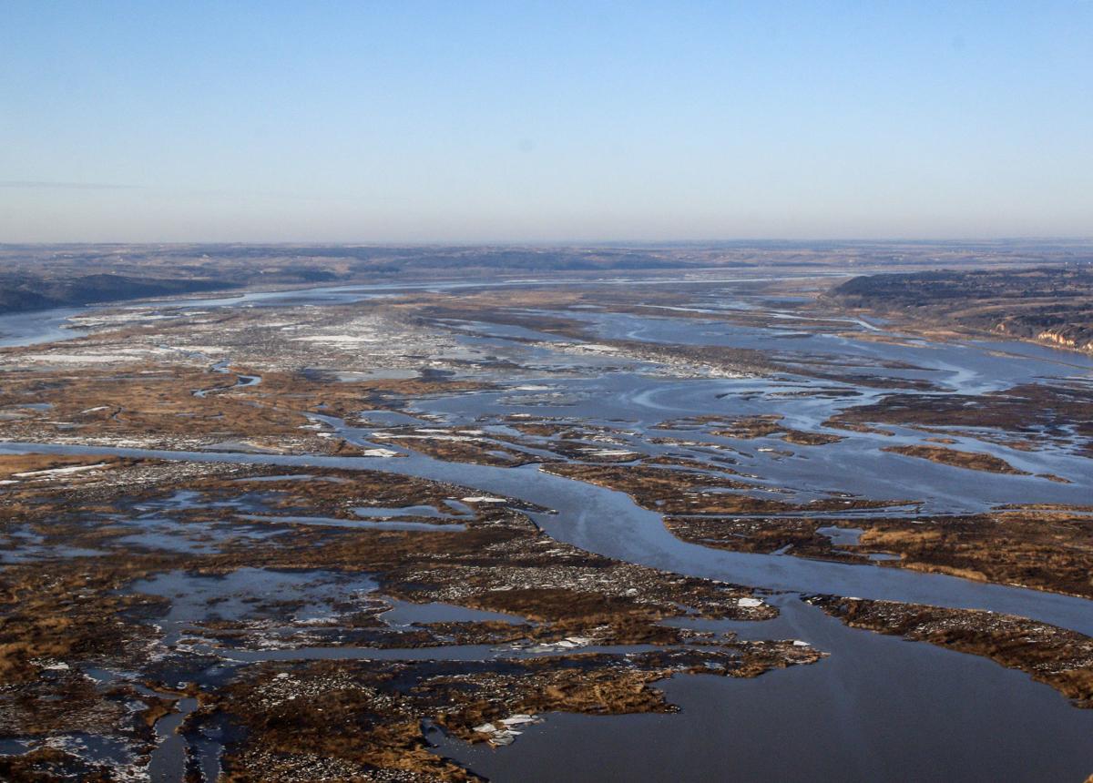 As floods continue to ravage South Dakota, 8,000 left without water