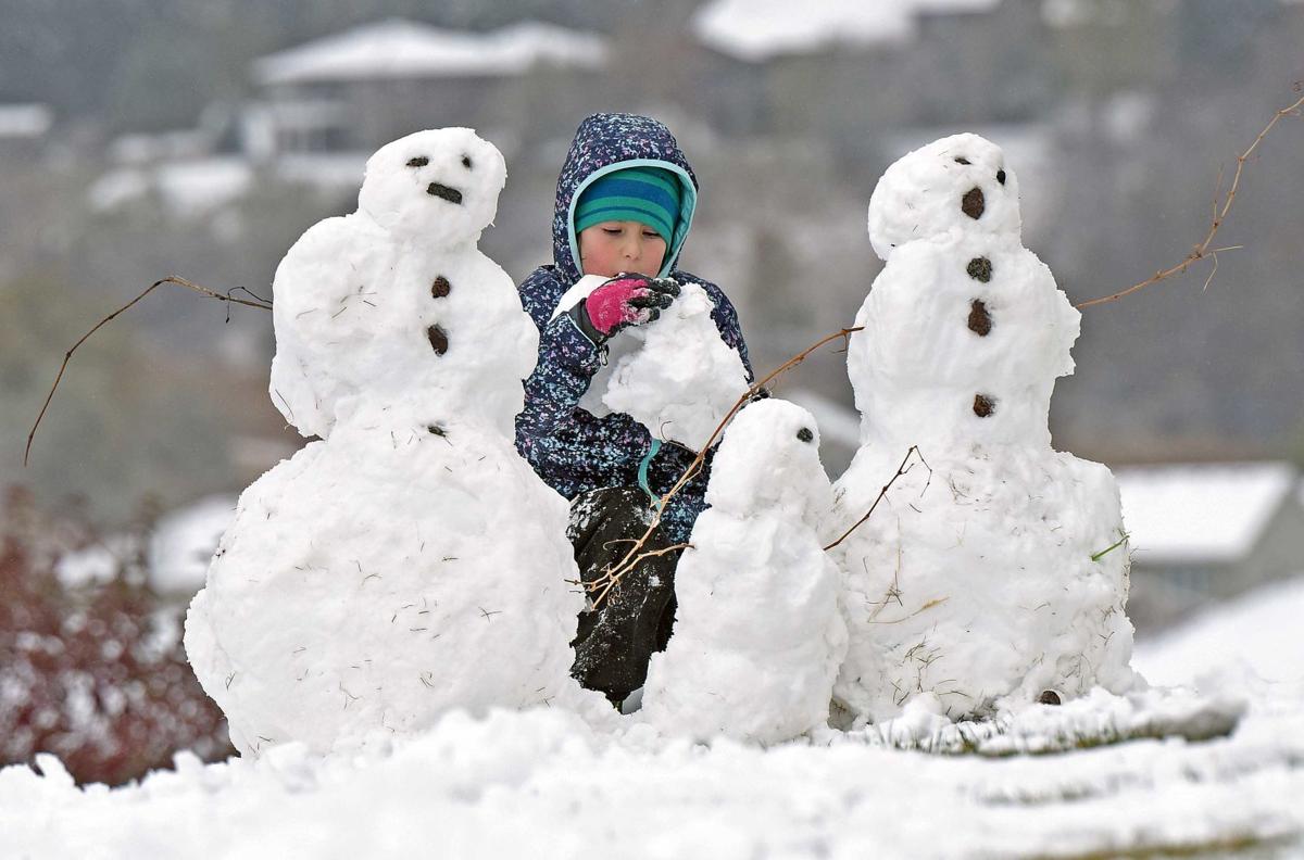 102120-nws-snowmen.jpg