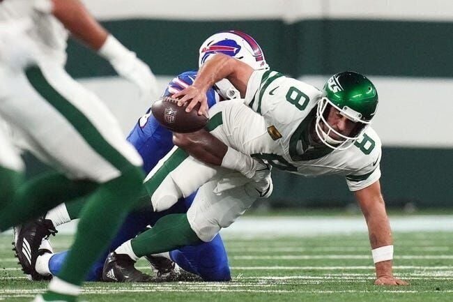 New York Jets overcome Aaron Rodgers' early exit to defeat Buffalo Bills