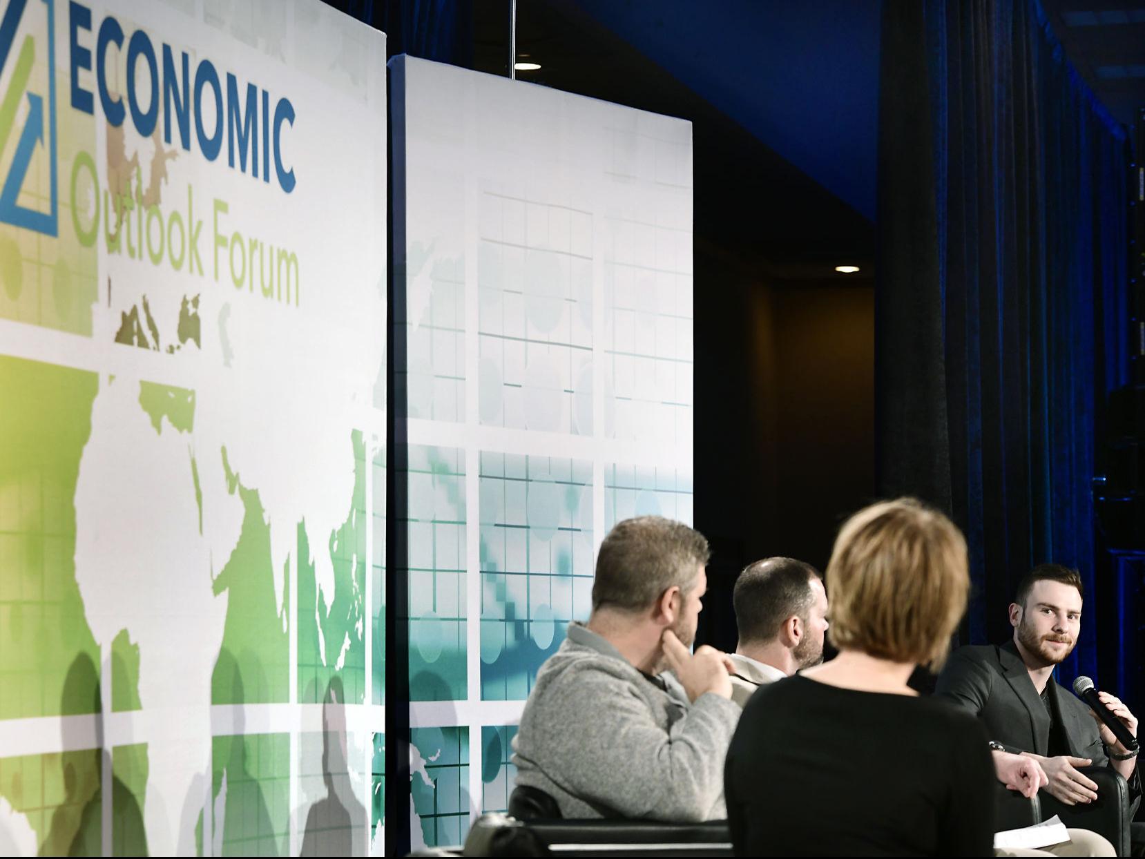 Economic Outlook Forum Bismarck Mandan Businesses Anticipate Better Year News Bismarcktribune Com