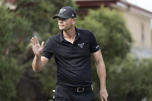Steele holds one-shot lead at LIV Adelaide