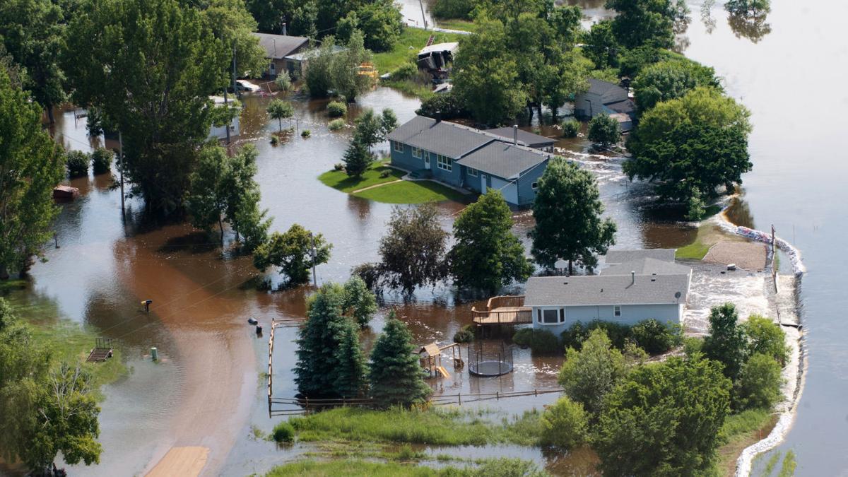 Minot, North Dakota Flooding: Thousands Flee As Officials 