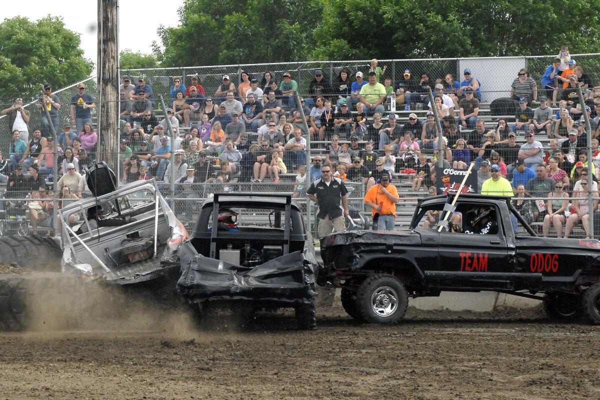 Mandan Team Show Demolition Derby