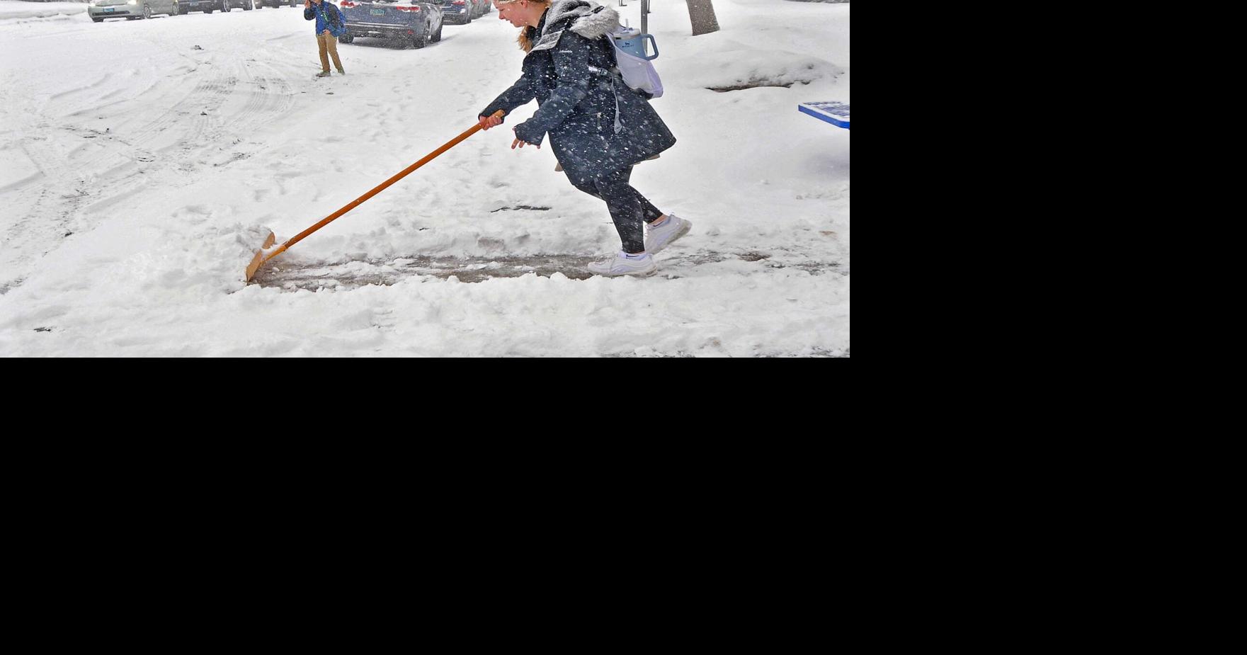 Chicago winter storm brings heavy snow, frigid temps