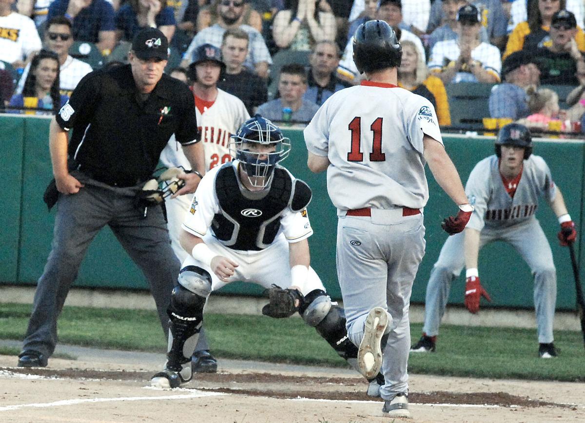 Larks Start Fast Against Thunder Bay Sports Bismarcktribune Com