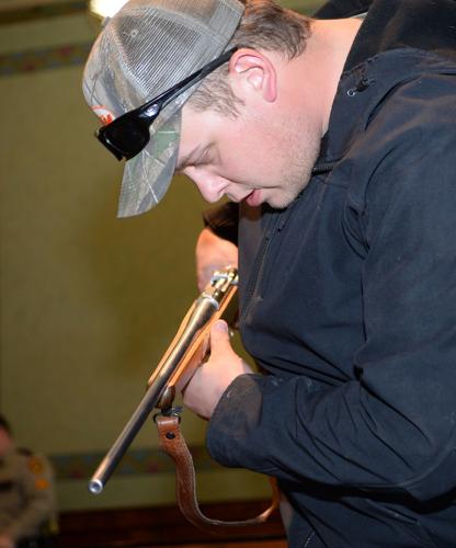 031816-nws-Auction02