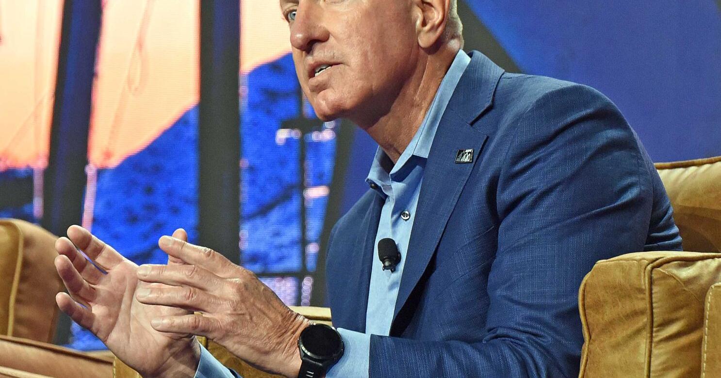 'Get out of the way' for Bakken future, says retiring Helms - Vimarsana News