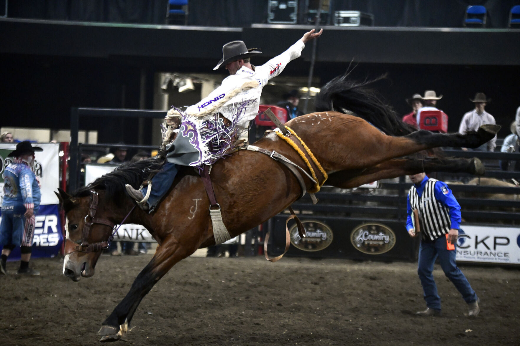 Shadbolt stays sharp, claims saddle bronc win at Bucking Battle image