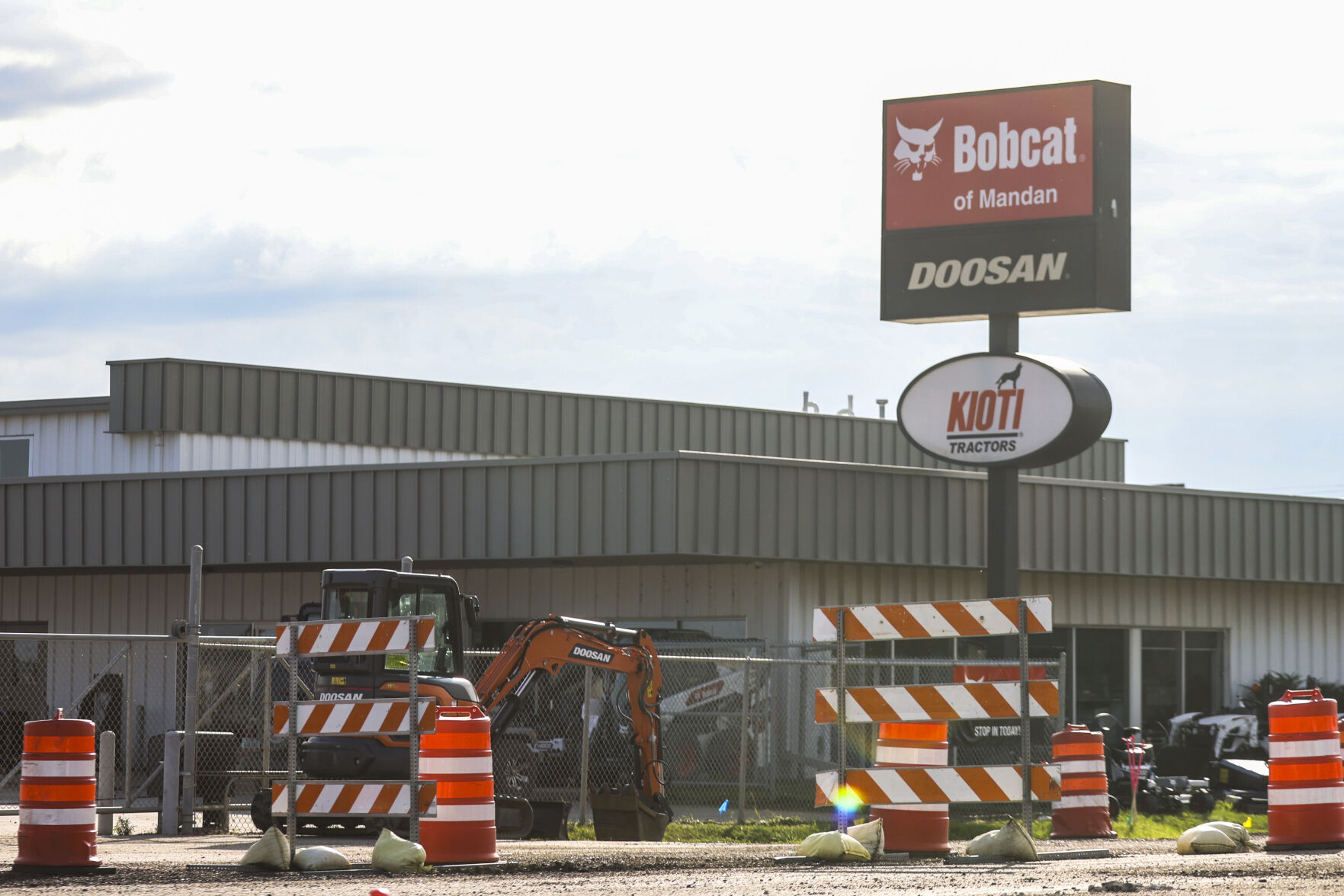 North Dakota's Bobcat, Mandan dealer fighting over contract