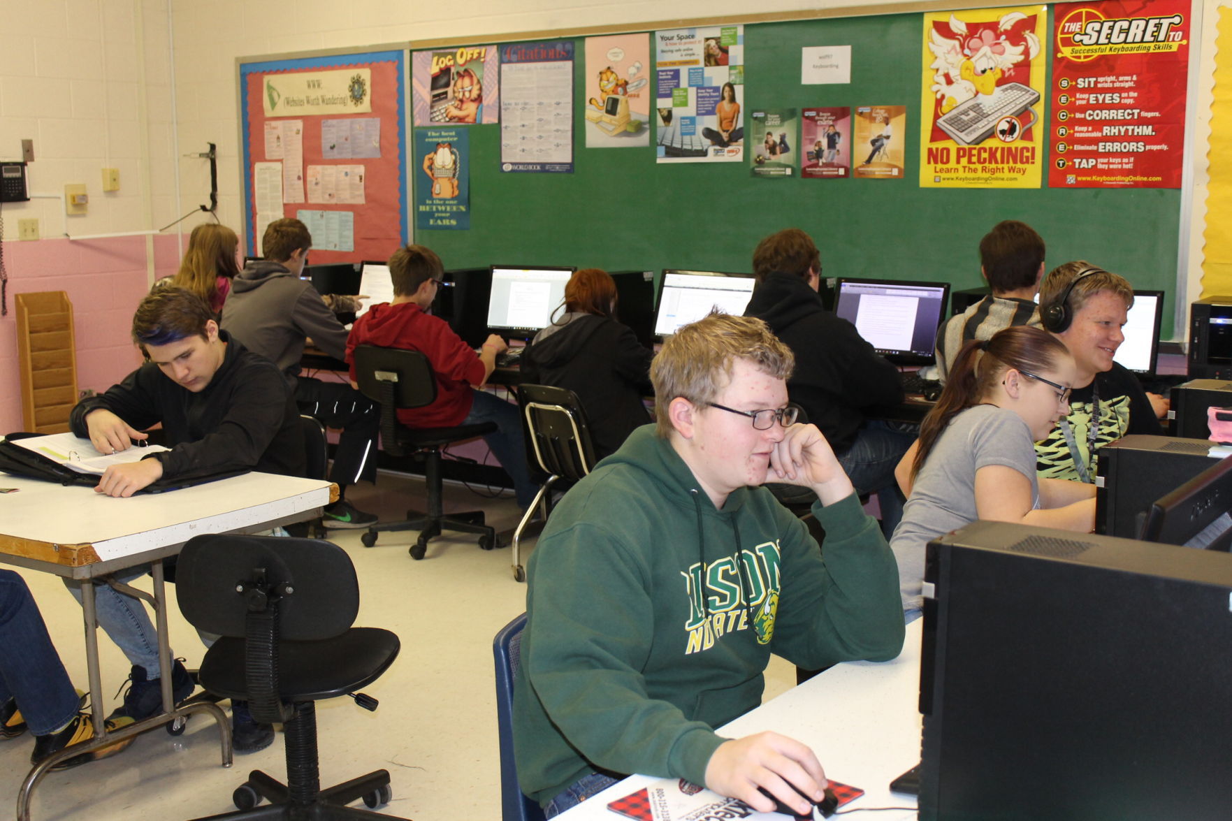 N.D. rural schools expand class offerings through online courses