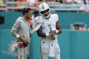 Dolphins, 49ers off to record-threatening offensive starts